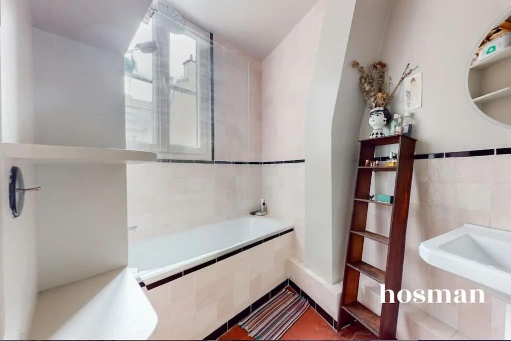 Apartement Chic Pure Parisian In Incredible Area Apartment