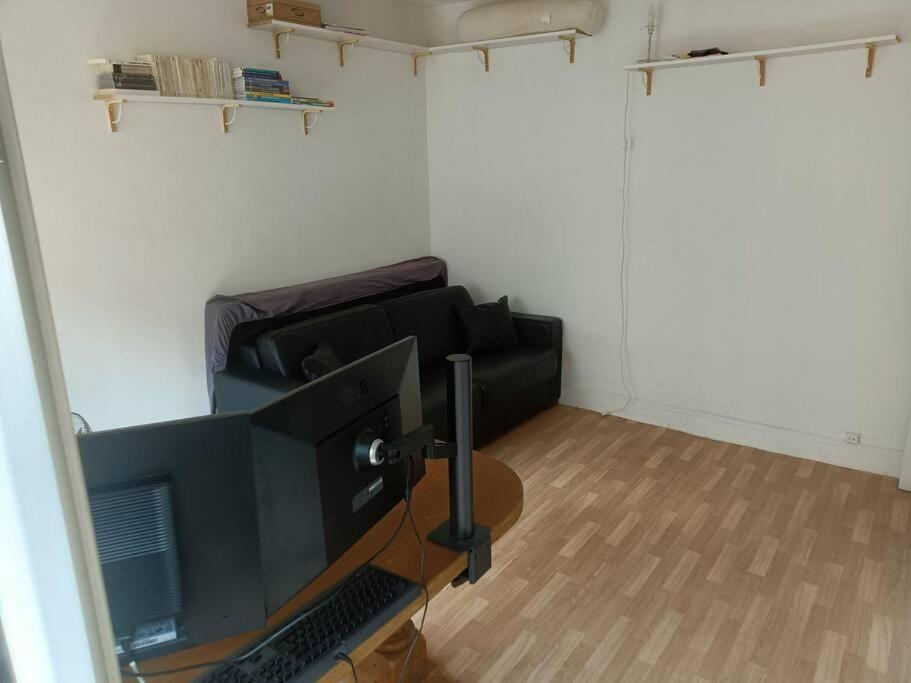 Chez Mathieu, Proche Du Centre De *