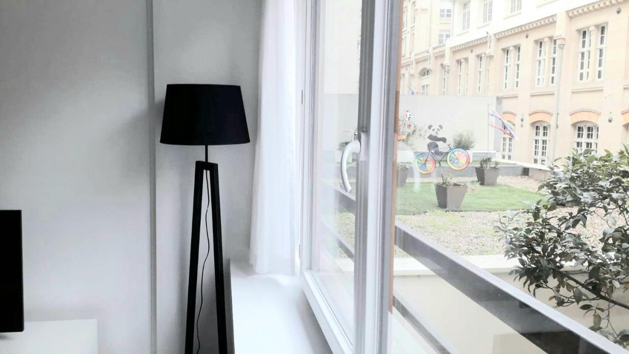 Modern 1 Bed Flat - Near Arc De Triomphe & Champs Elysees Appartamento Parigi