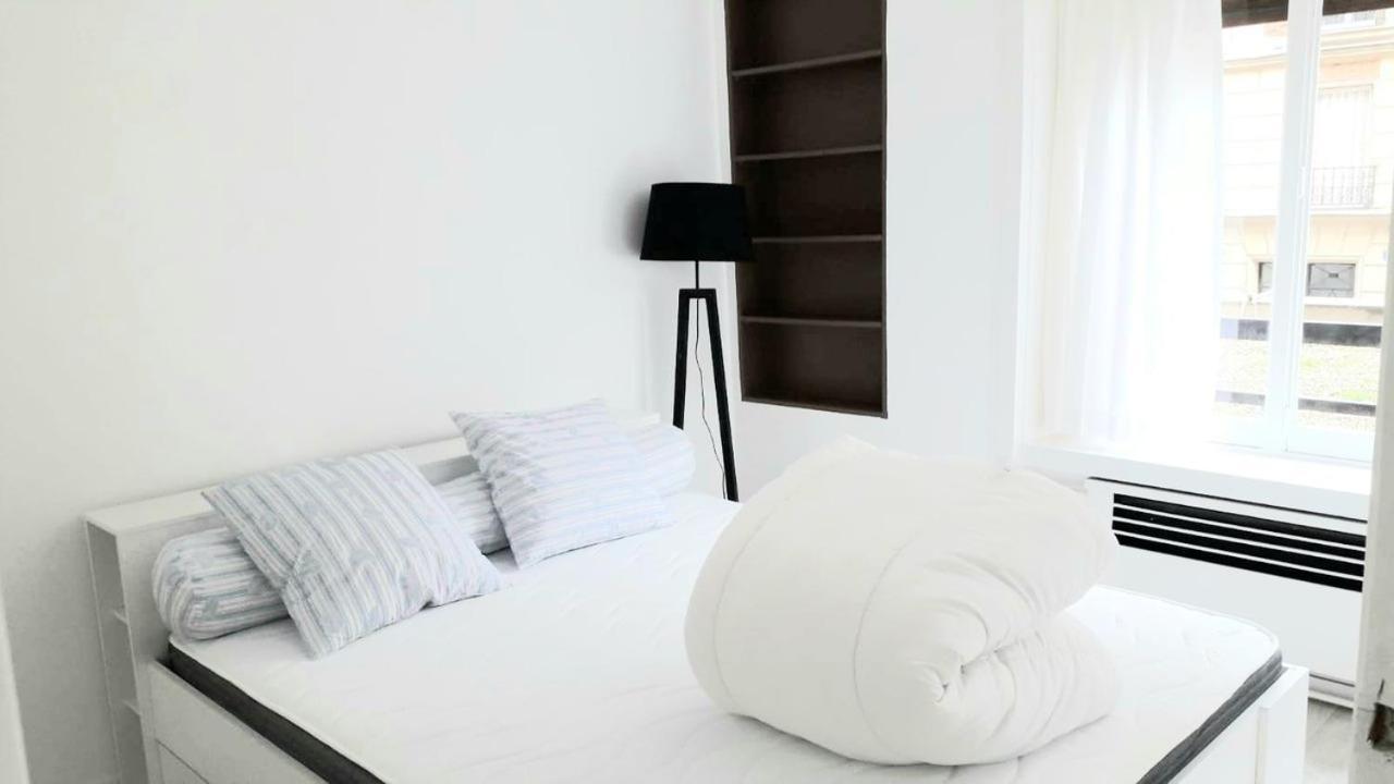 Modern 1 Bed Flat - Near Arc De Triomphe & Champs Elysees * Parigi