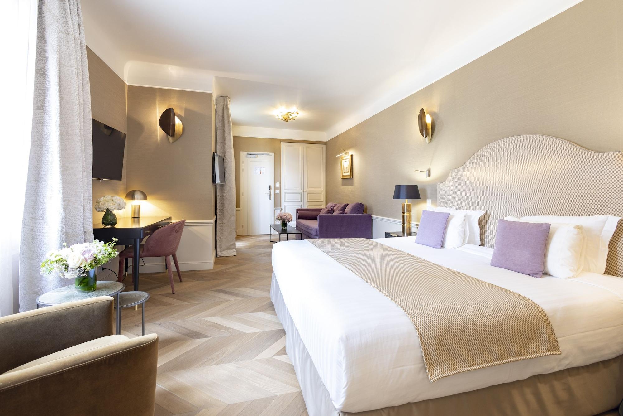 Foch Hotel 4*