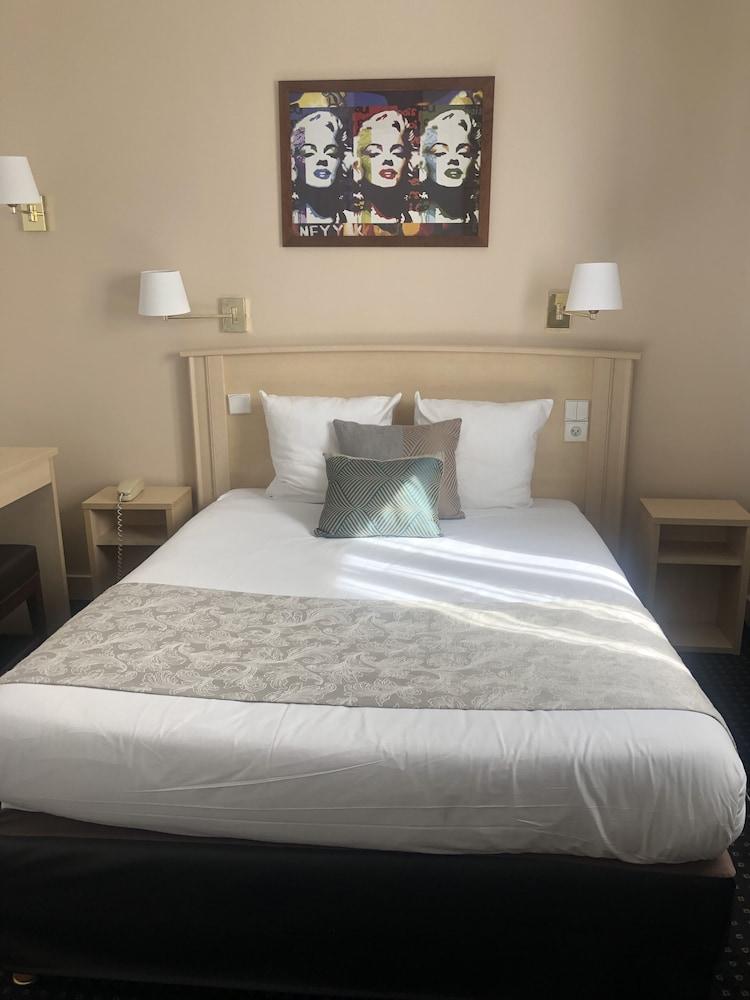 Hotel Corona -rodier- 3*
