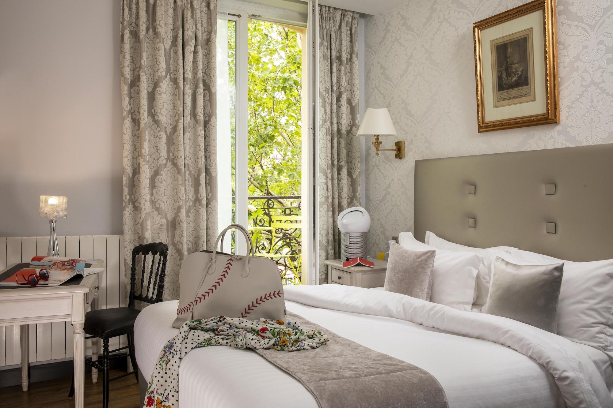 Plaza Elysées Hotel