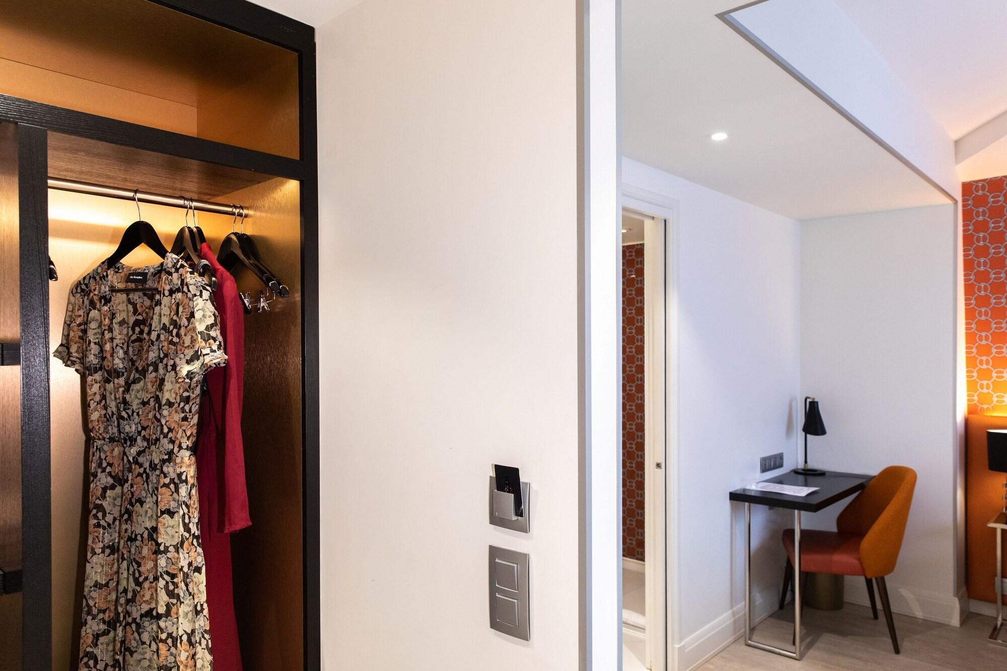 Dress Code Hotel Parigi