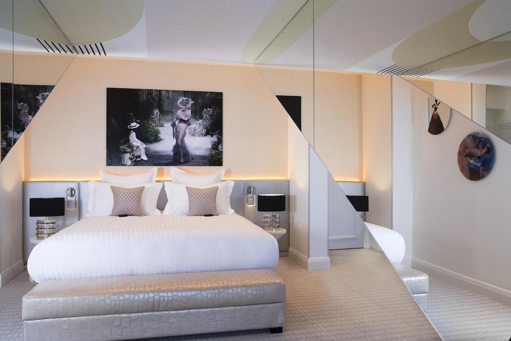 Dress Code Hotel