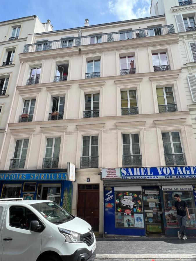 Appartamento Cosy A 500m De Montmartre Parigi