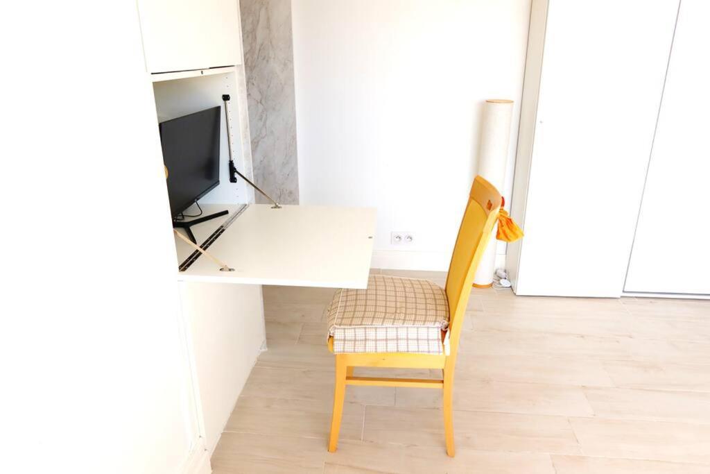 Appartamento Eiffel Tower View Rooftop Studio *