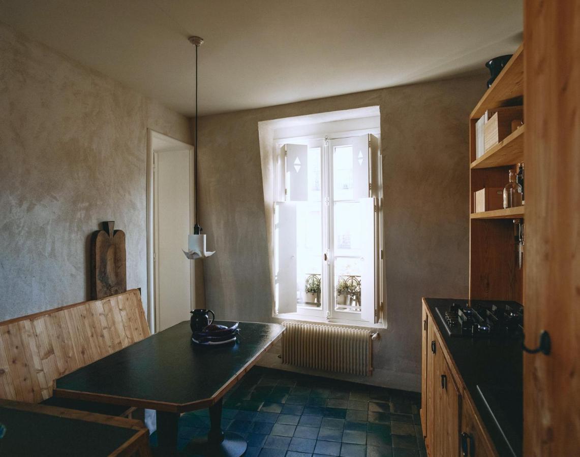Famous Parisian Designer's Pied-a-terre In Le Marais Appartamento *
