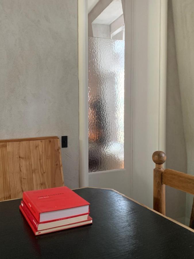 Appartamento Famous Parisian Designer's Pied-a-terre In Le Marais Parigi