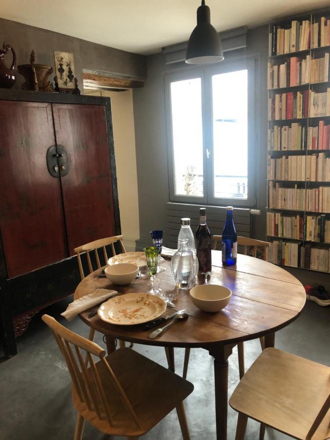 Apartment Charming On Floor In Marais -5p Paris