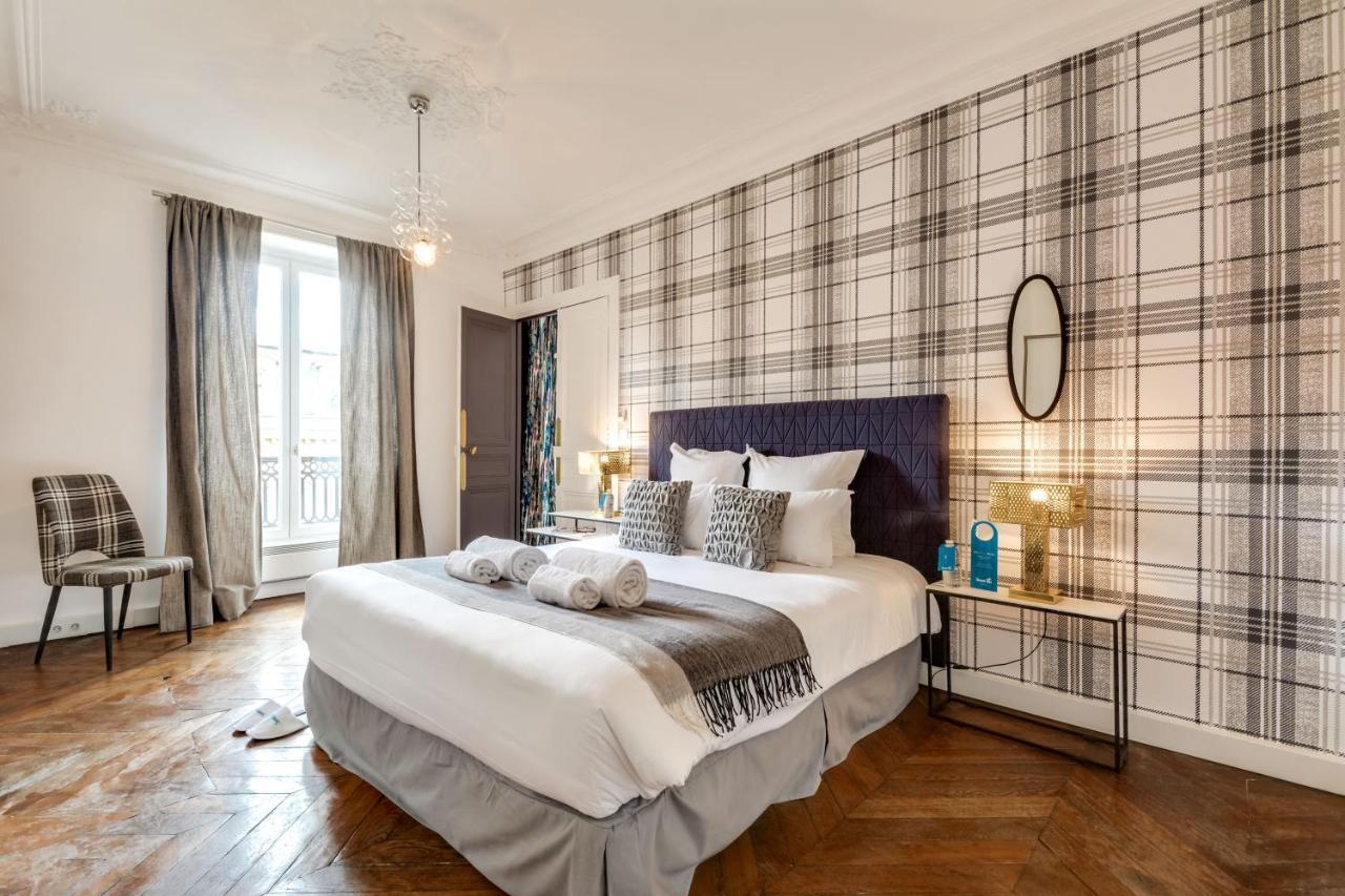 Sweett - Rue De Rivoli * Paris