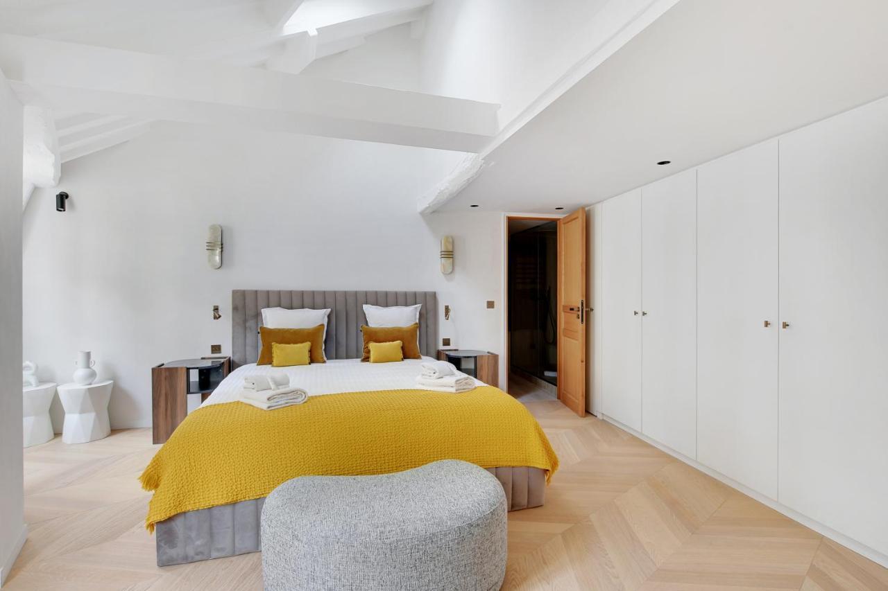 Pick A Flat's In Saint-germain-des-pres - Rue De Seine Apartment