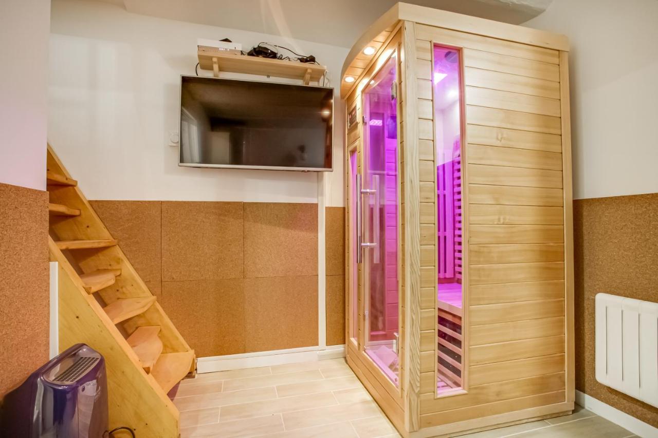 Tiny Duplex With Sauna In The 11 *