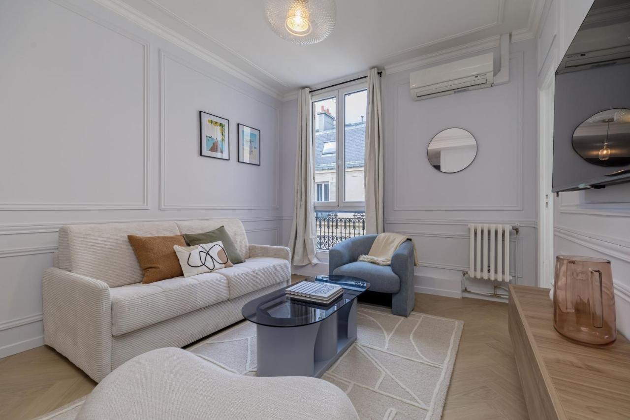 Poetic - Champs Elysees Apartment Paris
