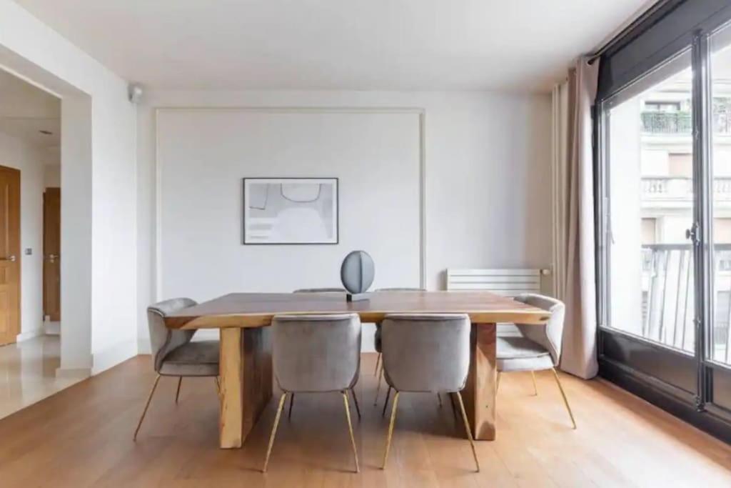 Avenue Montaigne Luxury 2br 4p Appartamento Parigi