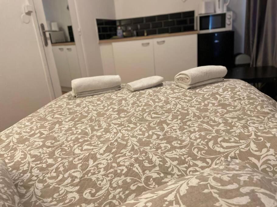 Apartment 14 *