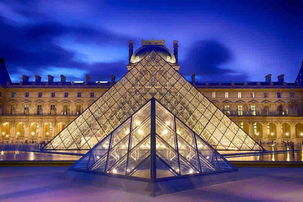 Iconic Location Only 500 Meters To The Louvre