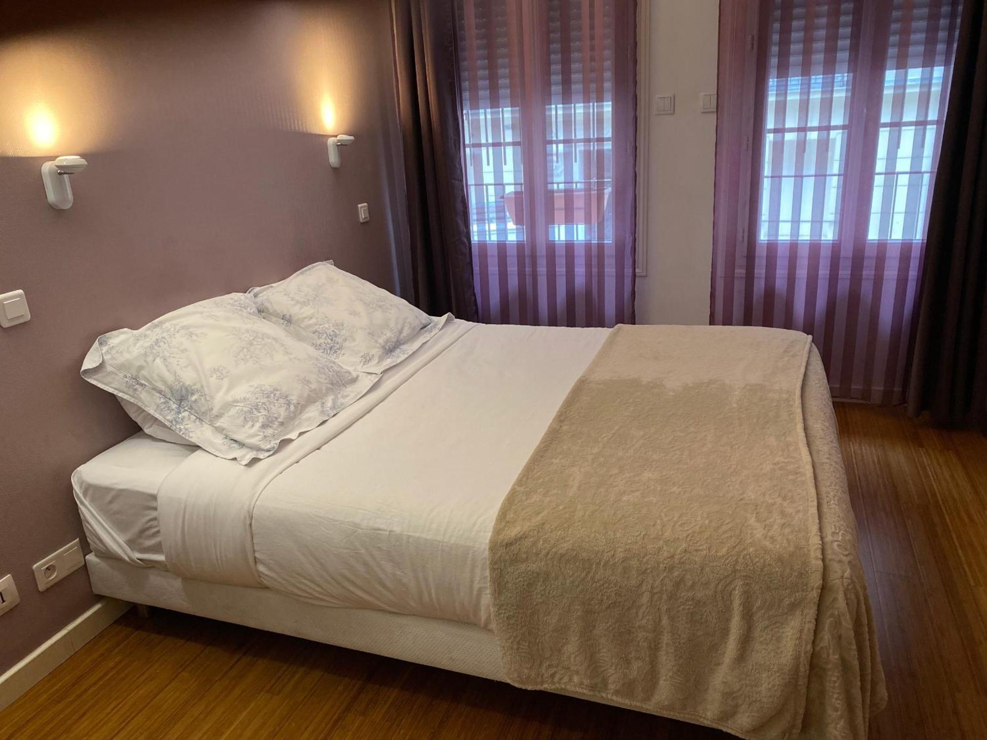 Gambetta Hotel Paris