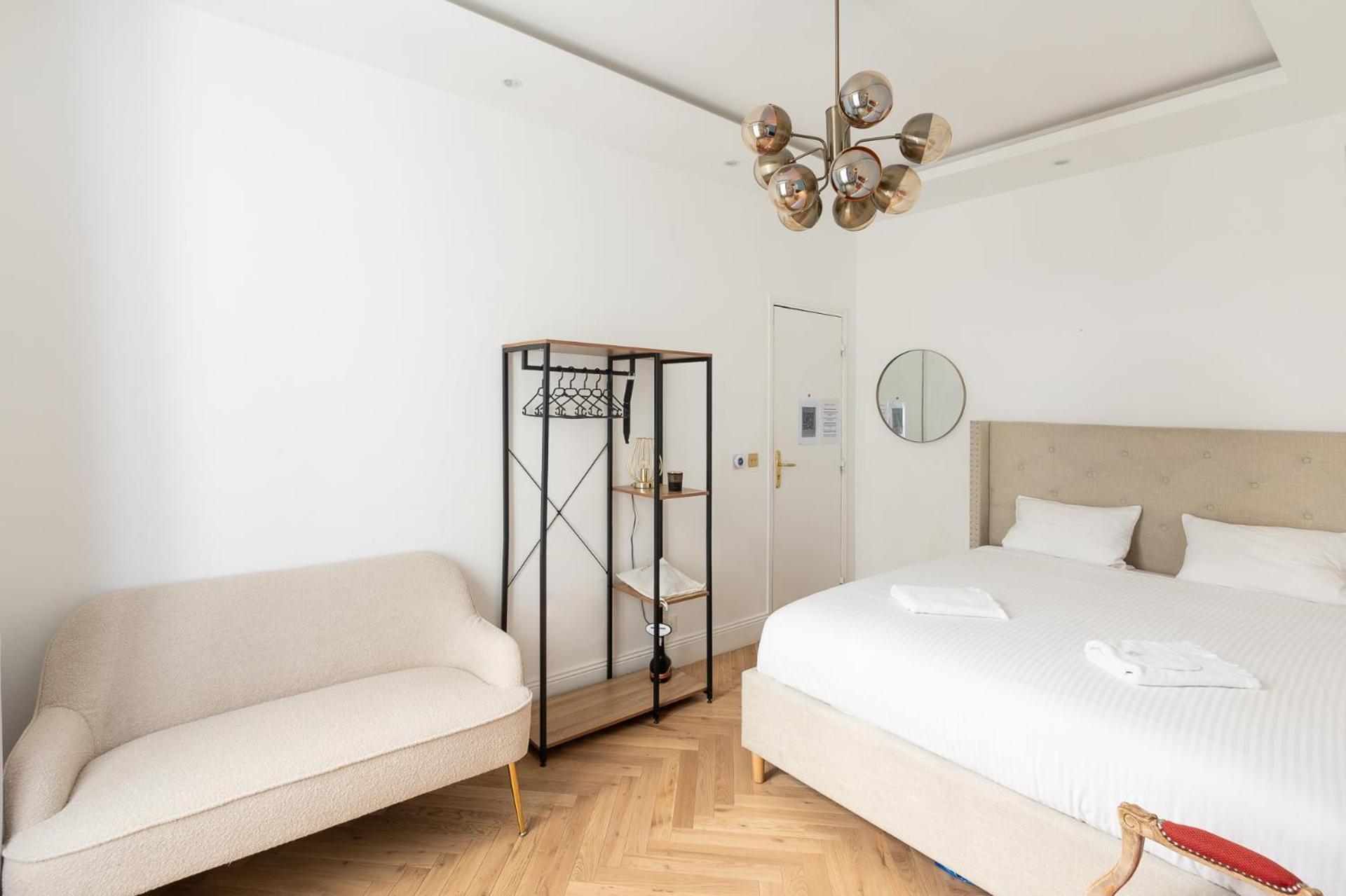 Apartment Eiffel Paris
