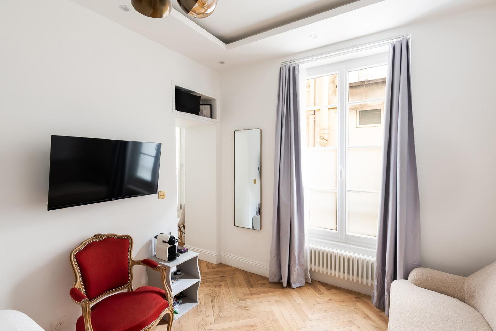 Eiffel Apartment Paris