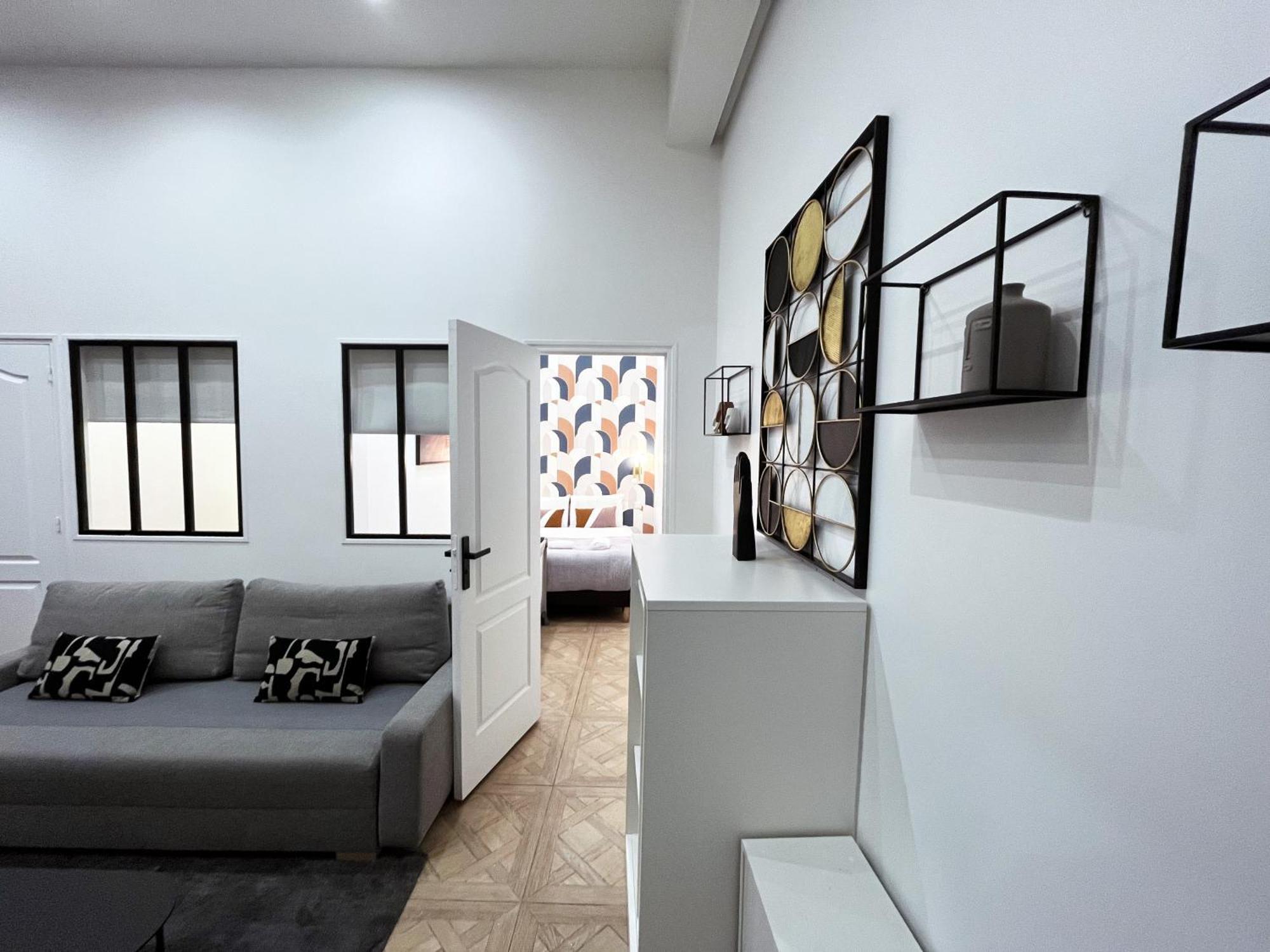 Apartment Urban Flat 66 - Pretty 3 Bedroom In *