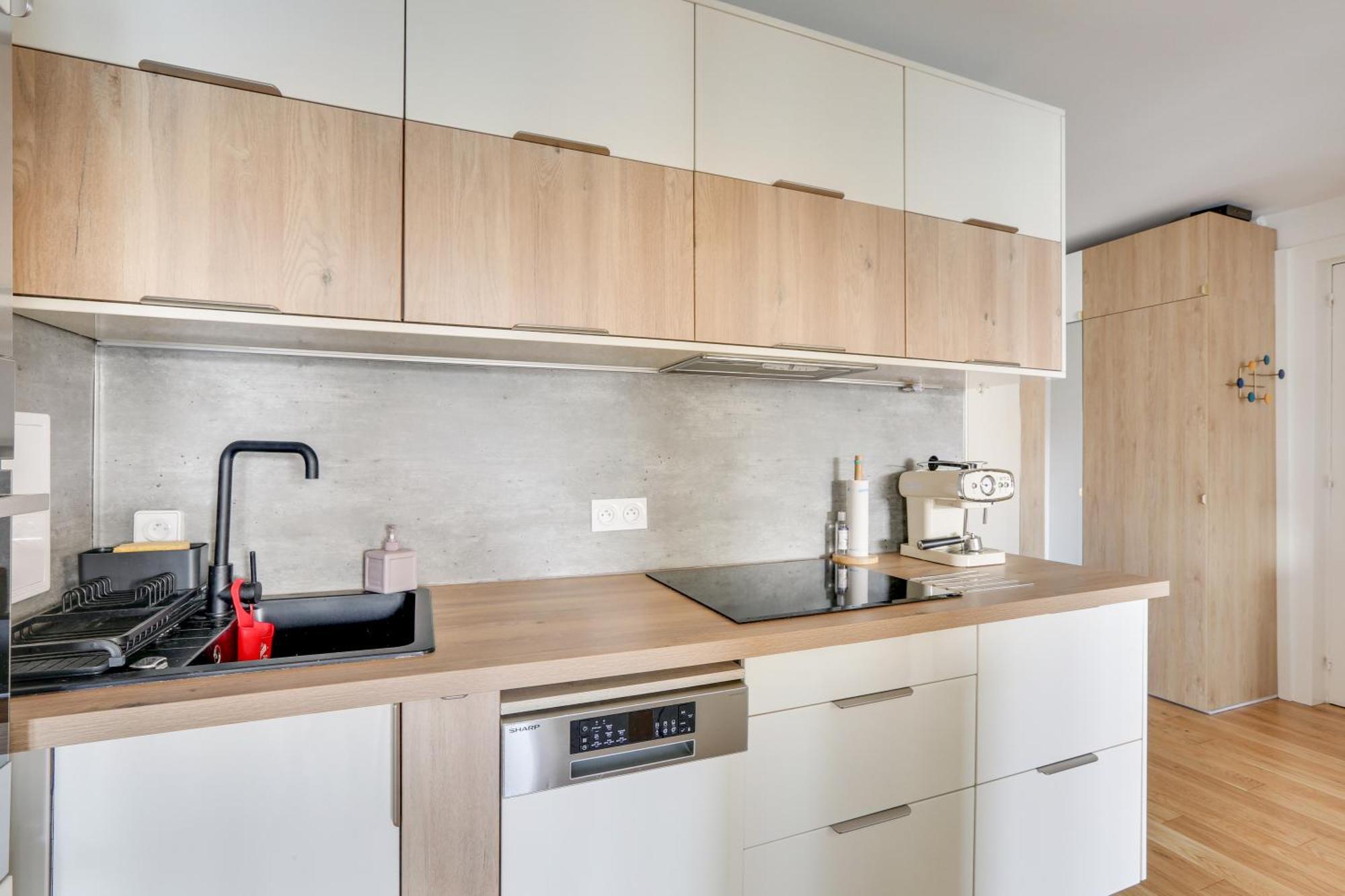 Luxury 75m2 With Eiffel Tower View, 1 Min Metro, Parking Appartamento