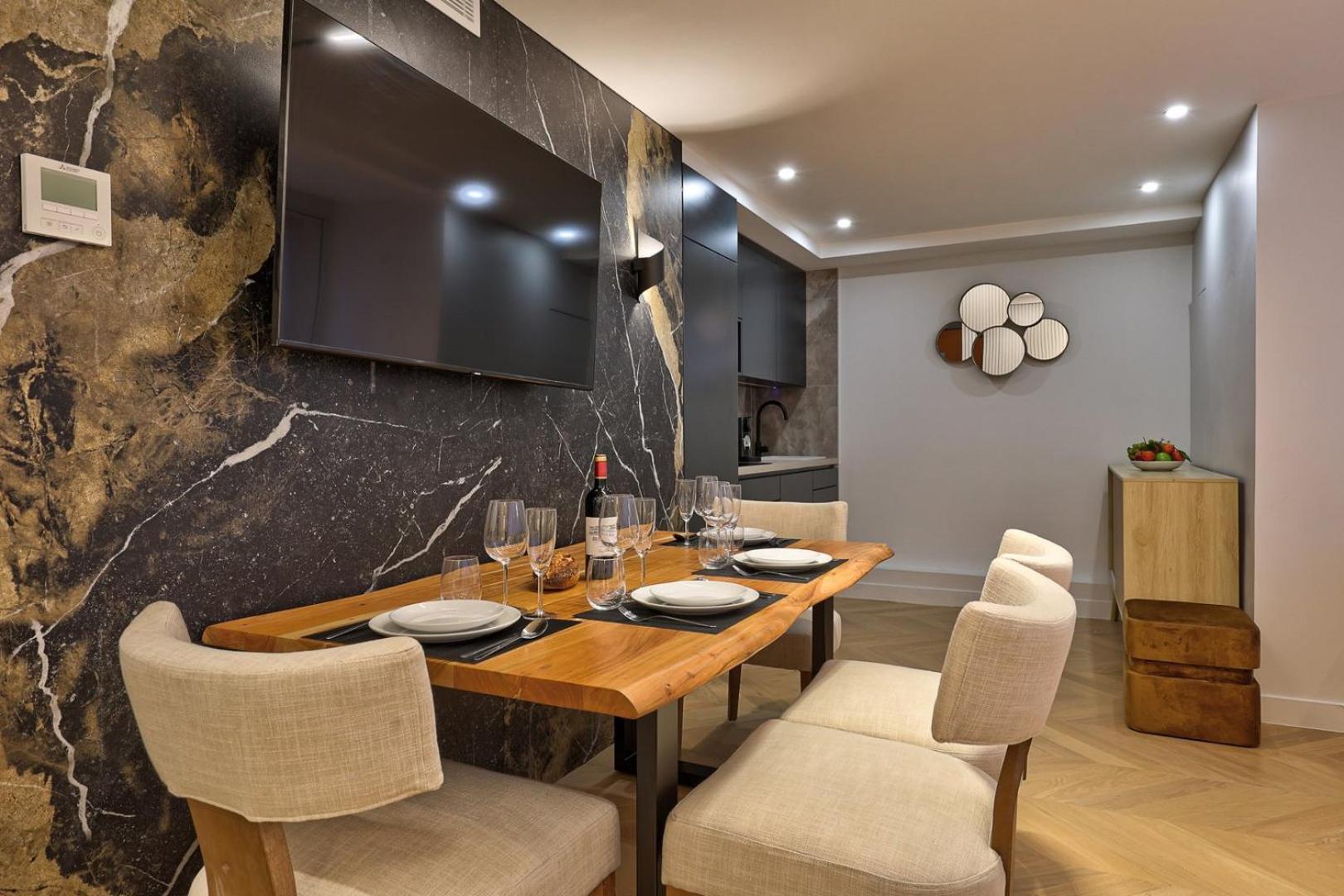 368 Fondary 3 - Superb In *