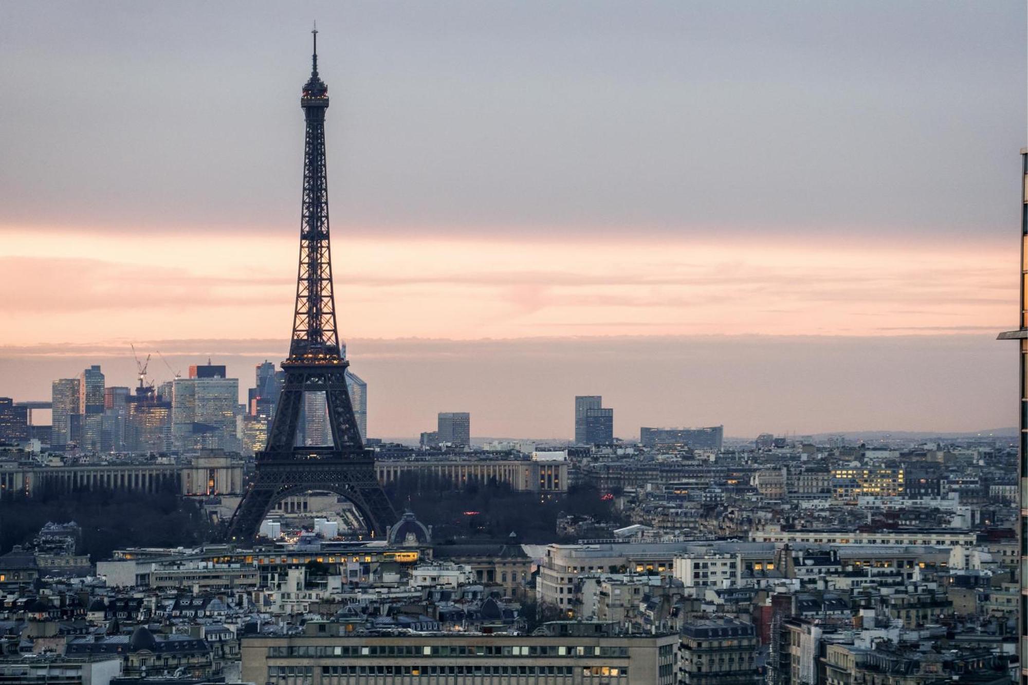 Appartamento Luxury 75m2 With Eiffel Tower View, 1 Min Metro, Parking Parigi