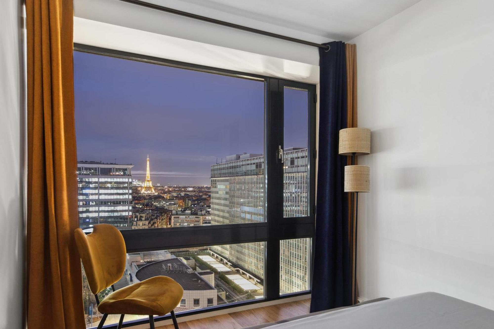 Appartamento Luxury 75m2 With Eiffel Tower View, 1 Min Metro, Parking Parigi