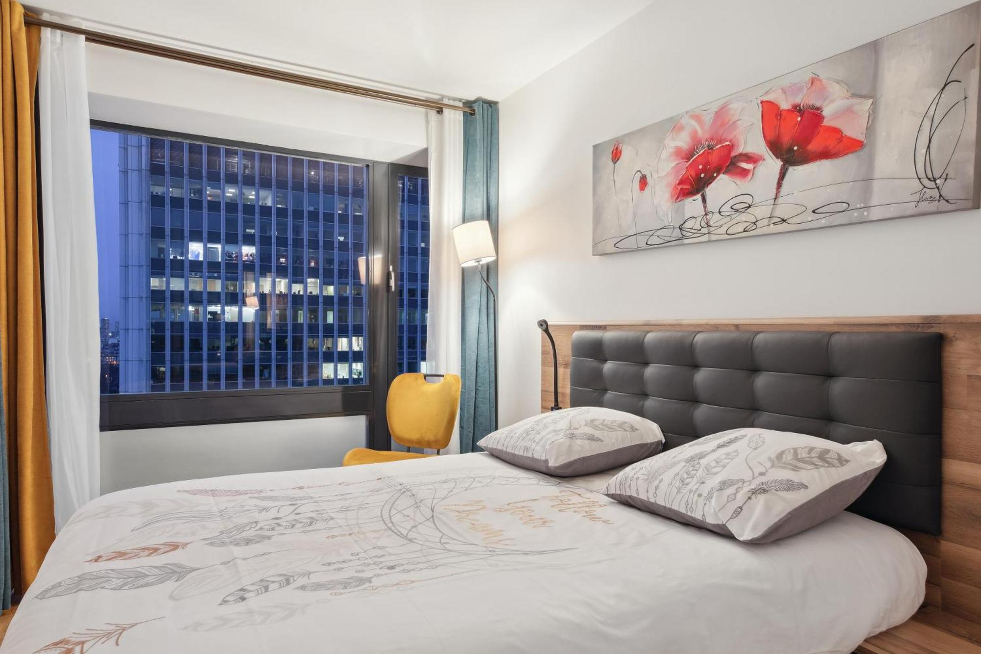 Luxury 75m2 With Eiffel Tower View, 1 Min Metro, Parking * Parigi
