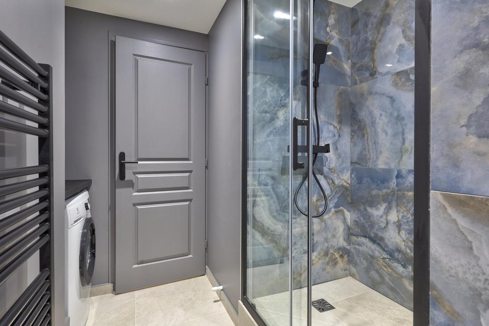 368 Fondary 3 - Superb In *