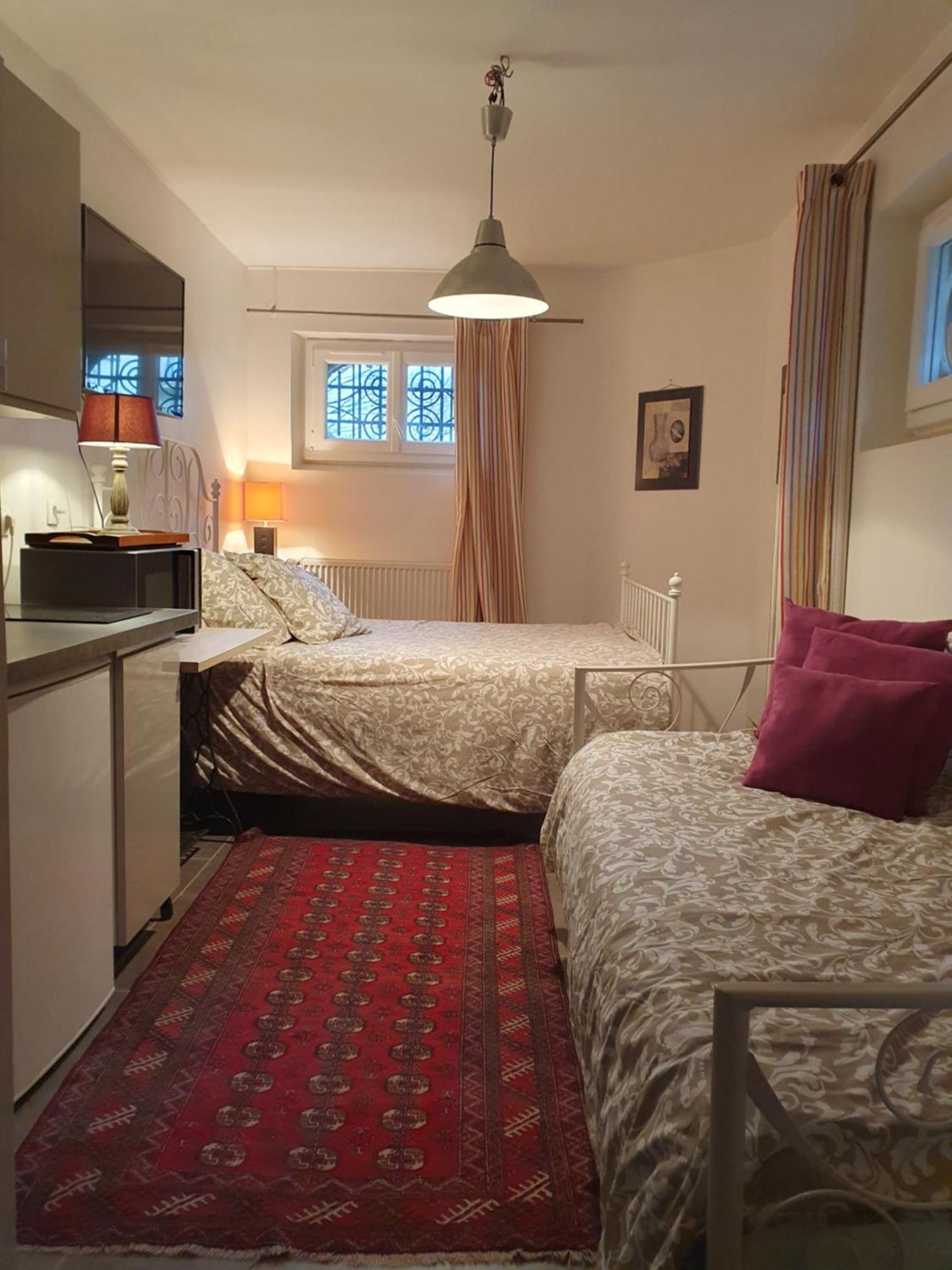 La Romantique Bed & Breakfast *