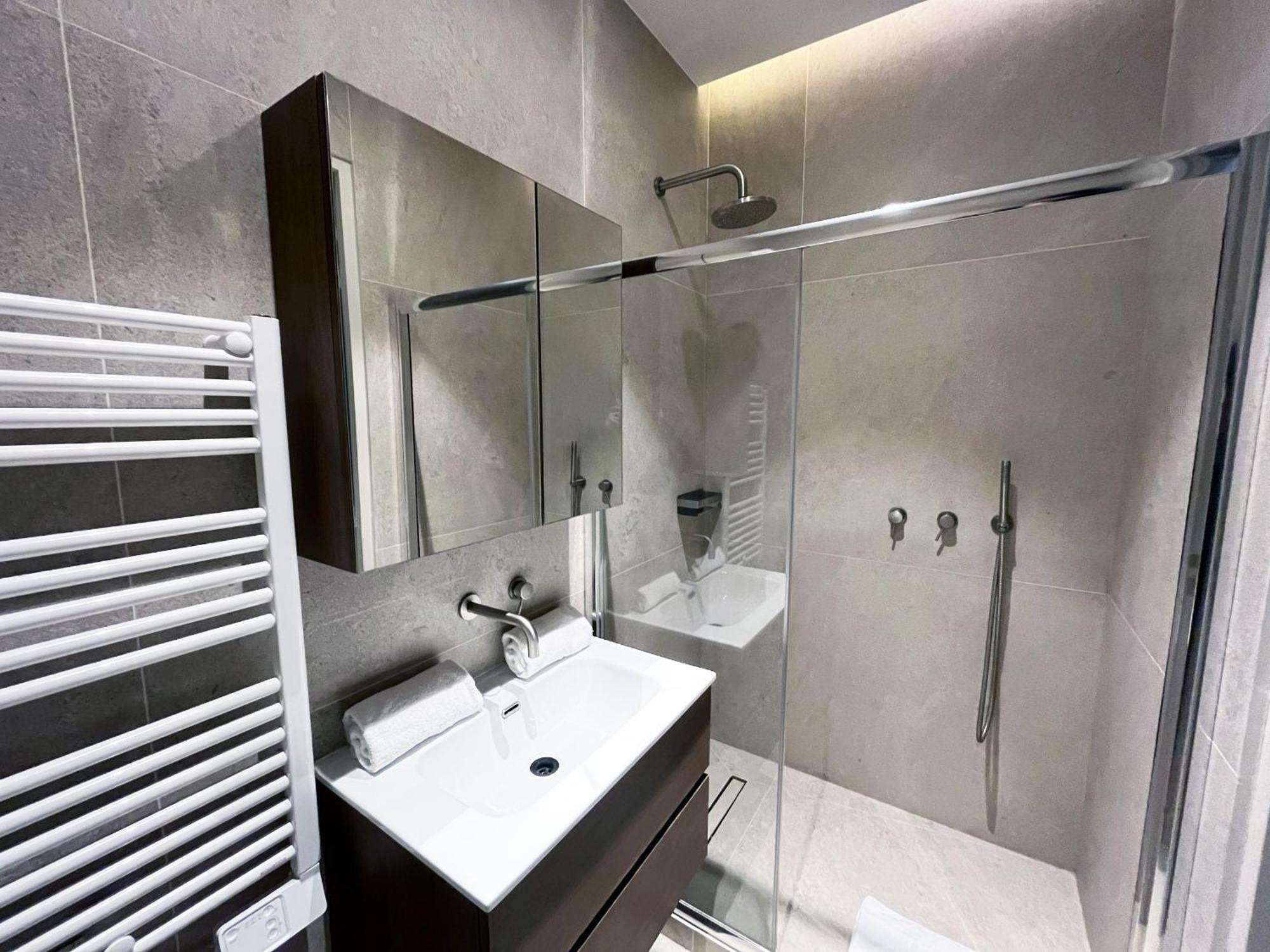 141 - Urban Beautiful Flat Near Champs-elysees *