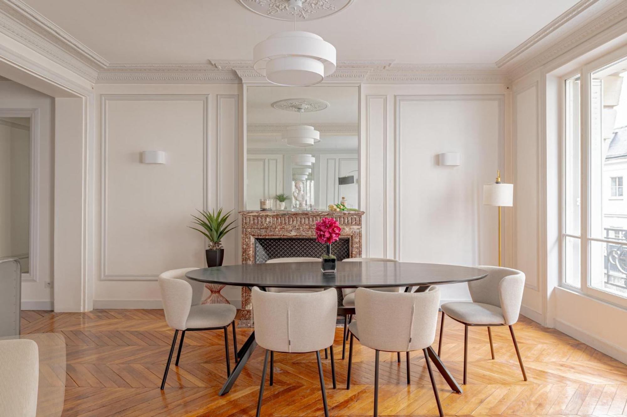 Appartamento Parisian Elegance 2bedr In The 16th