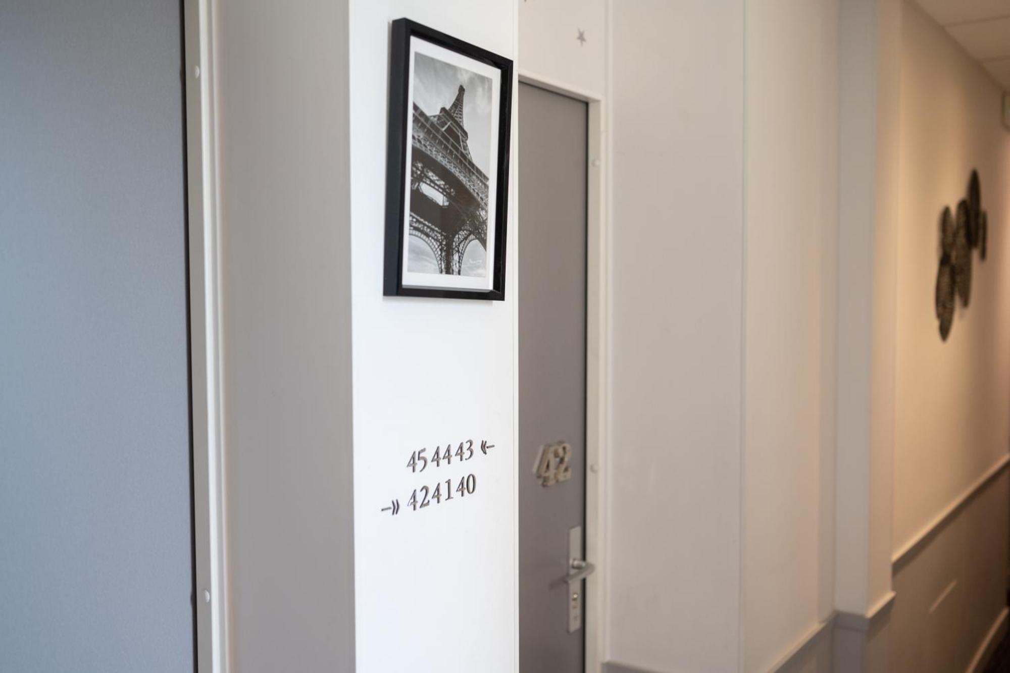 Hotel D'argenson 2*