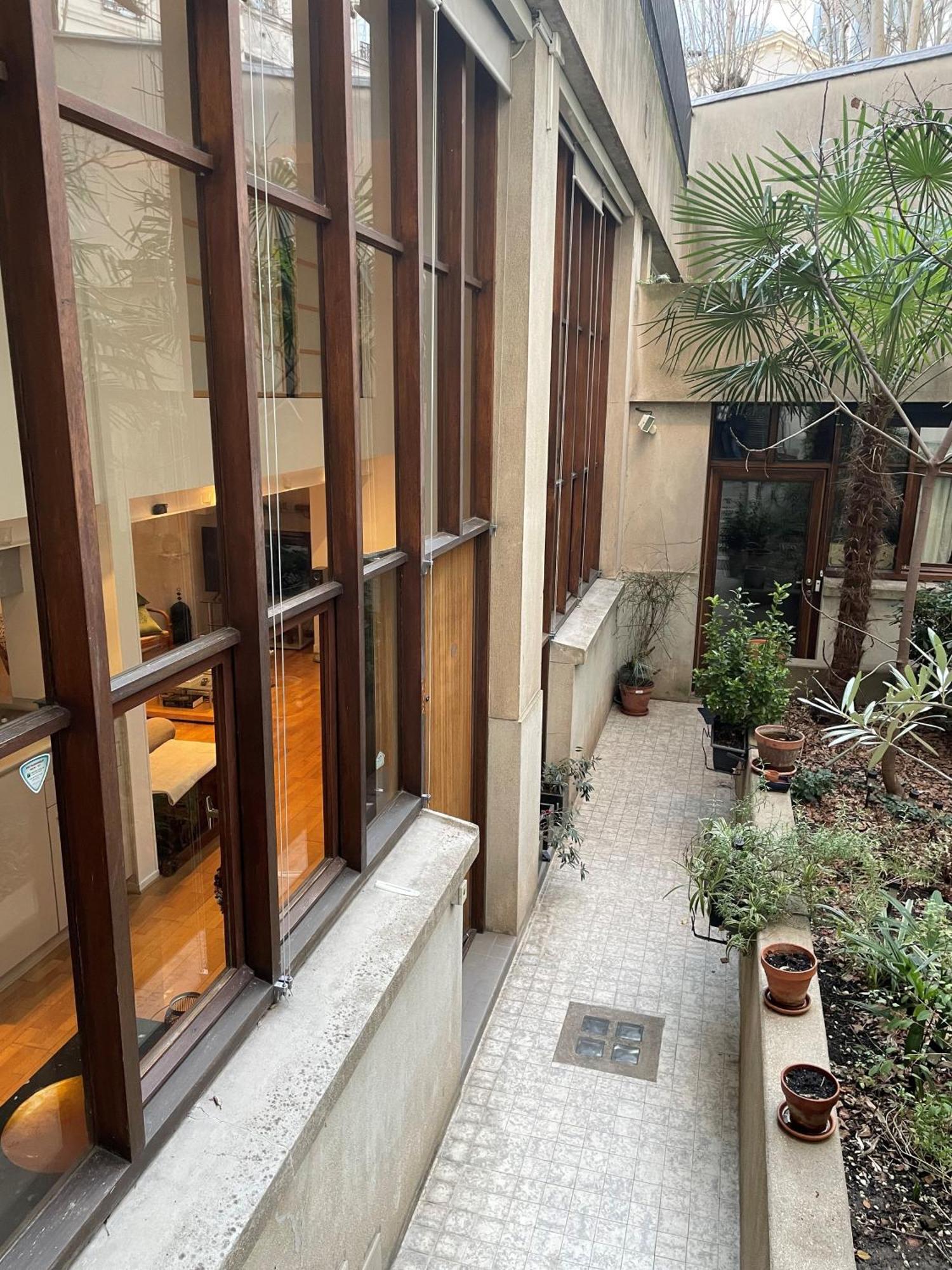Loft On A Garden, Charm & Calm And Elegant *