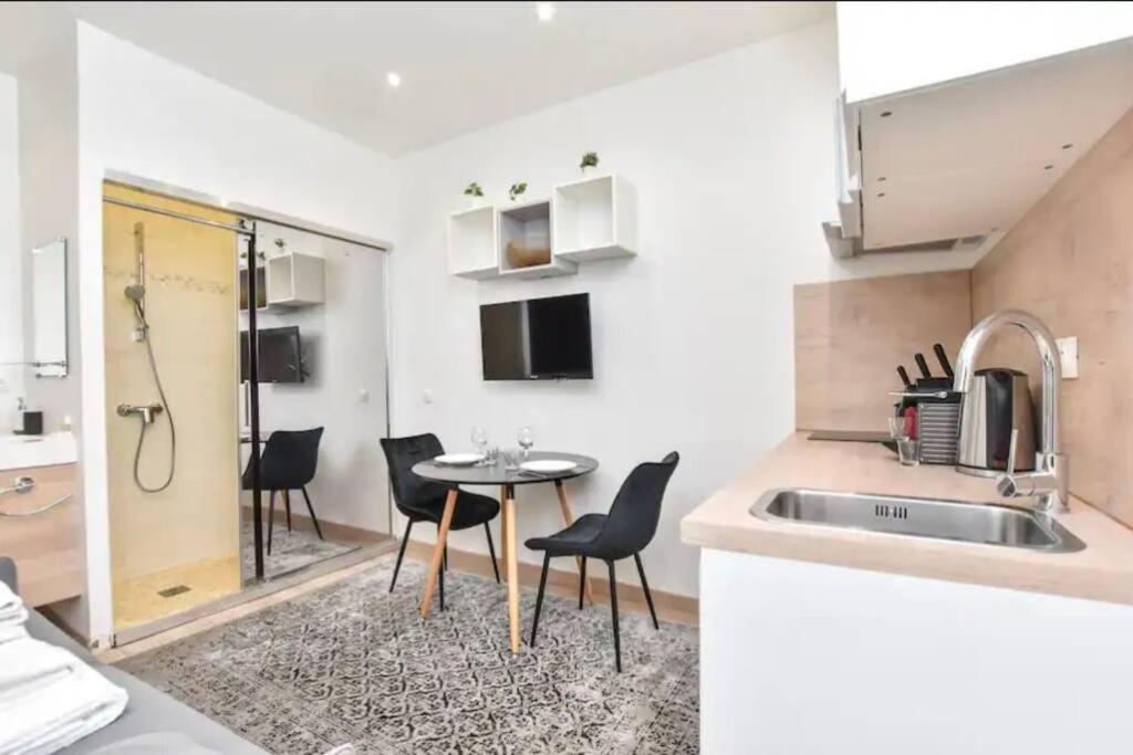 Studio Special Jo - Pigalle - Montmartre - Republique - 2 Pers