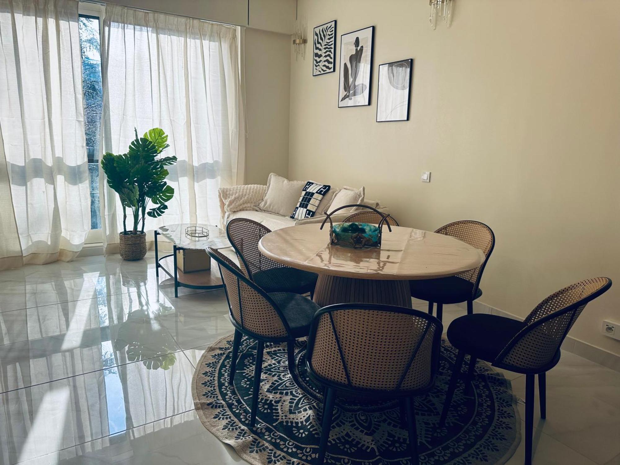 21a Marechal Foch Avenue Champs-elysees * Paris