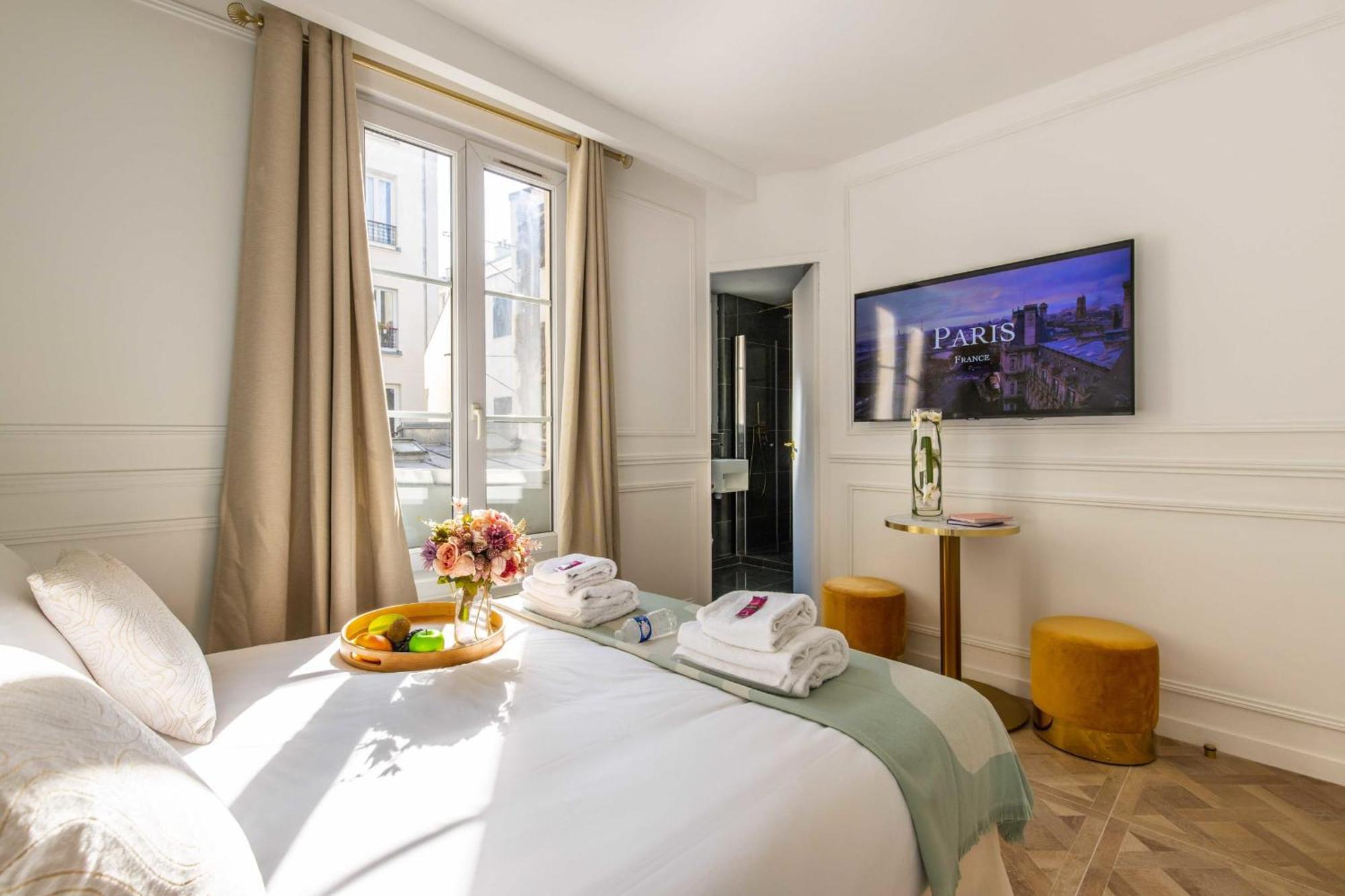 Cmg - Montmartre 11 *