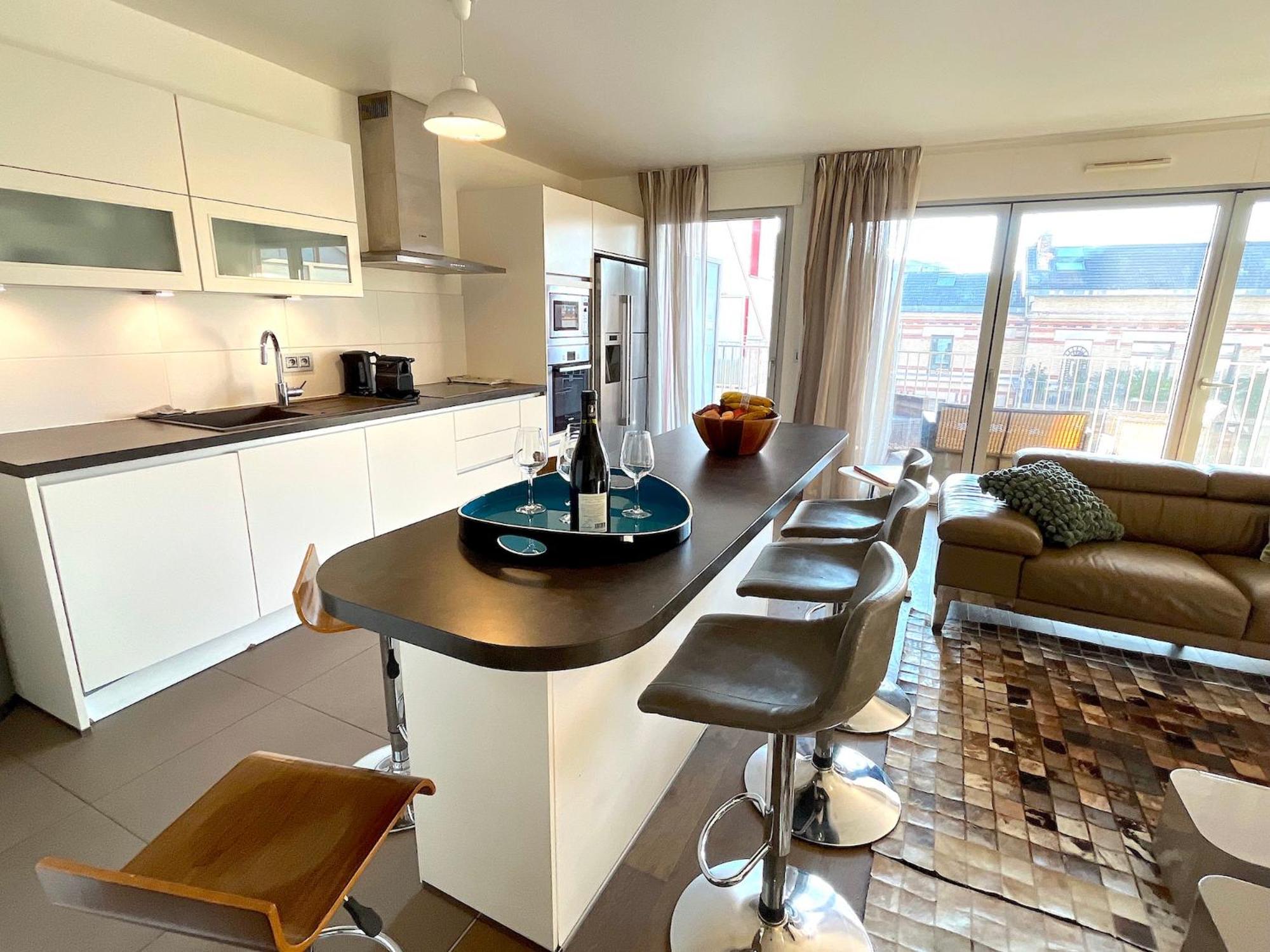 Le Penthouse Des Batignolles Appartamento Parigi