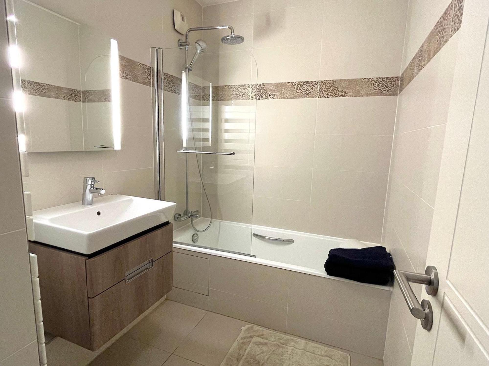 Le Penthouse Des Batignolles Appartamento Parigi