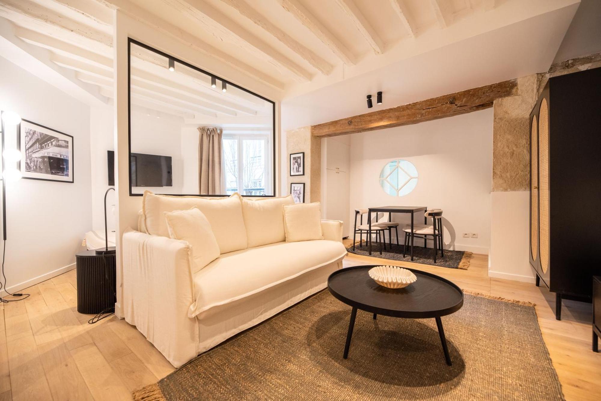 Cosy Nest In Saint Germain Apartment