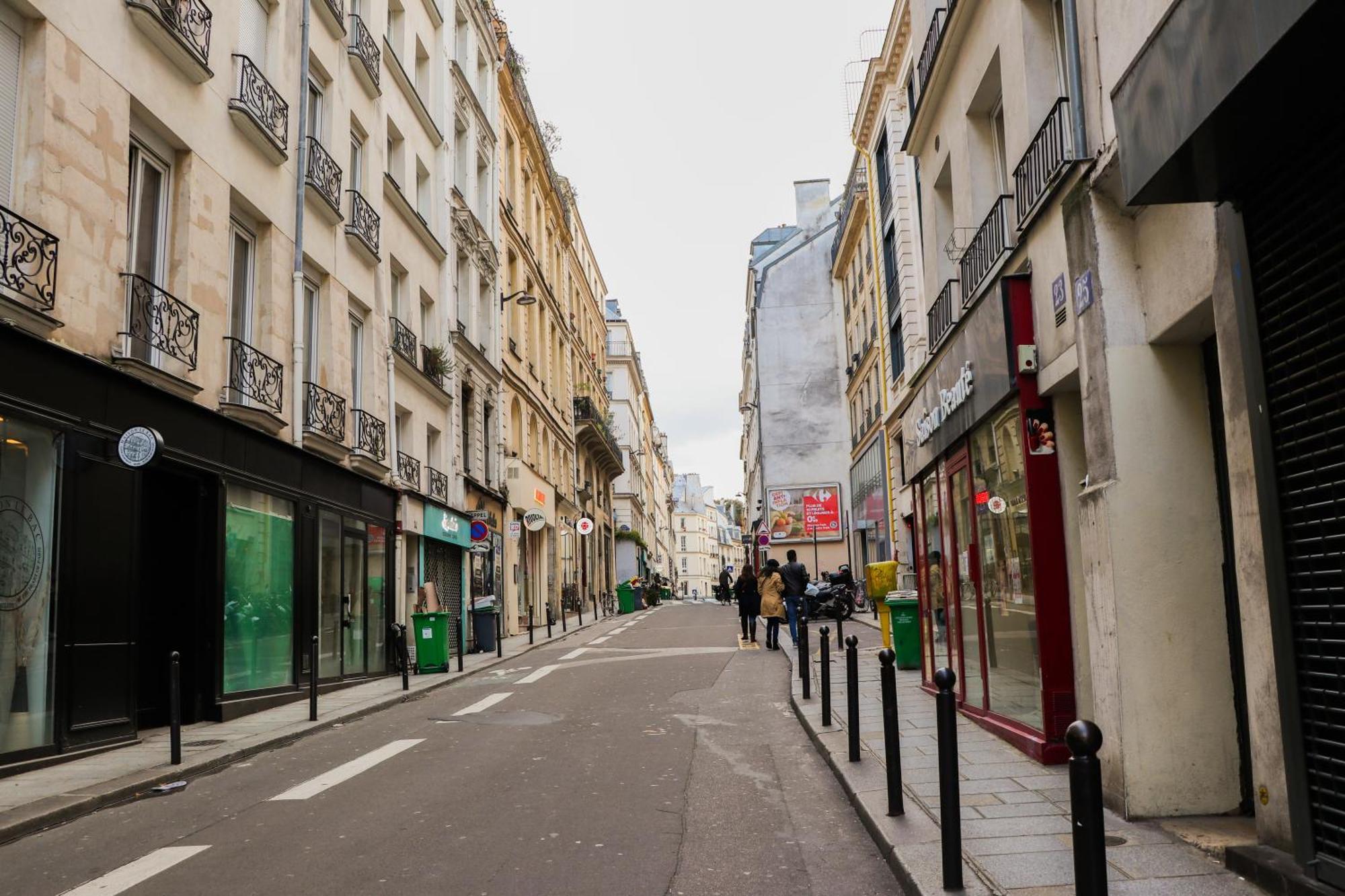 Spacieux En Plein Coeur De Appartamento