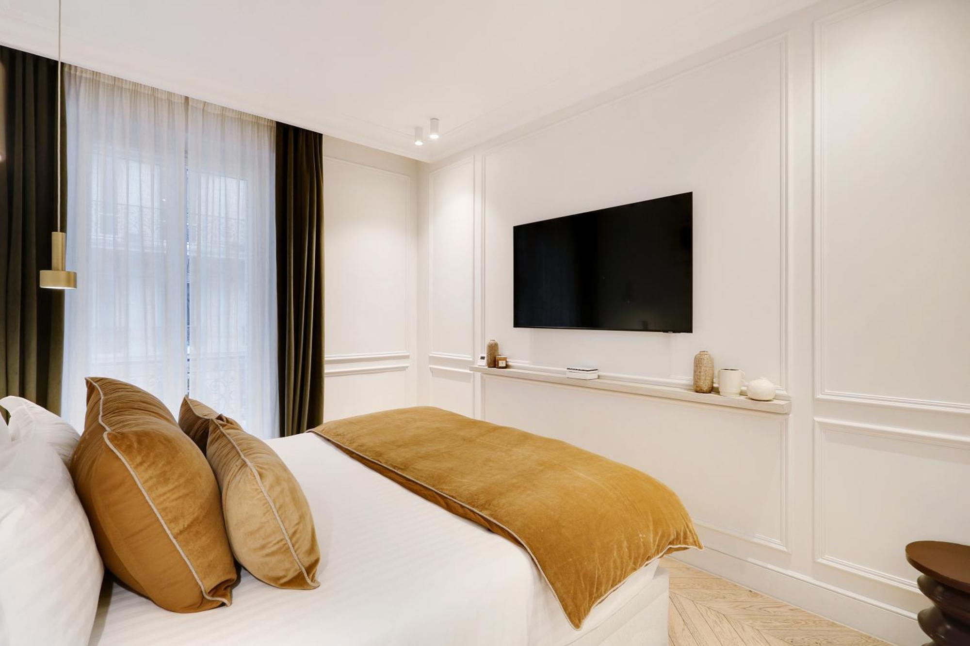 Pick A Flat - Champs Elysées Serviced Appartamento Parigi