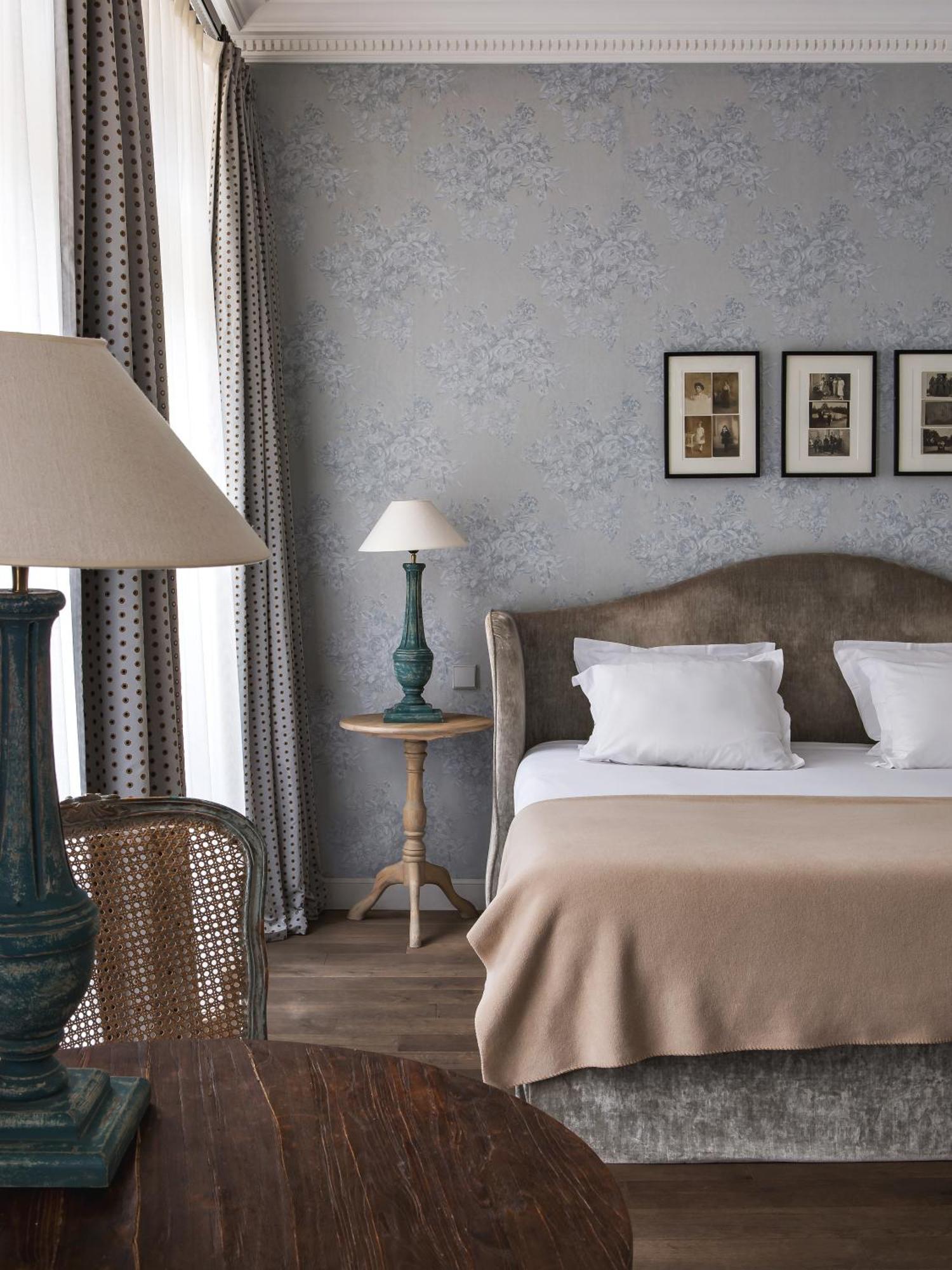 New Roblin 4* Paris