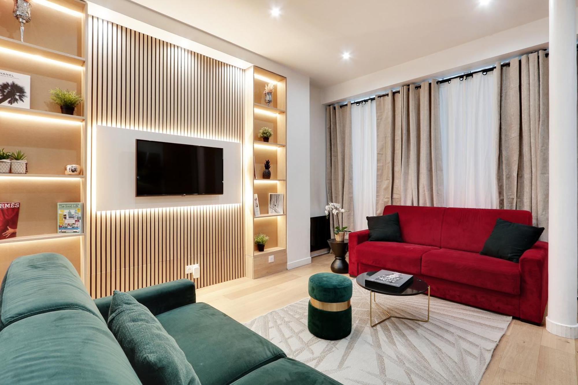 Apartment Off Majesti In Montmartre - Rue Pierre Fontaine *