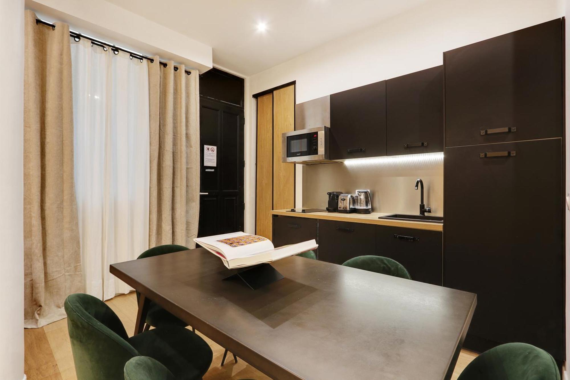 Apartment Off Majesti In Montmartre - Rue Pierre Fontaine
