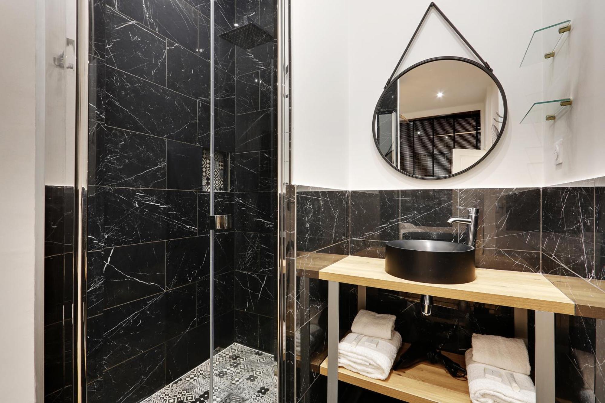 Off Majesti In Montmartre - Rue Pierre Fontaine Apartment *