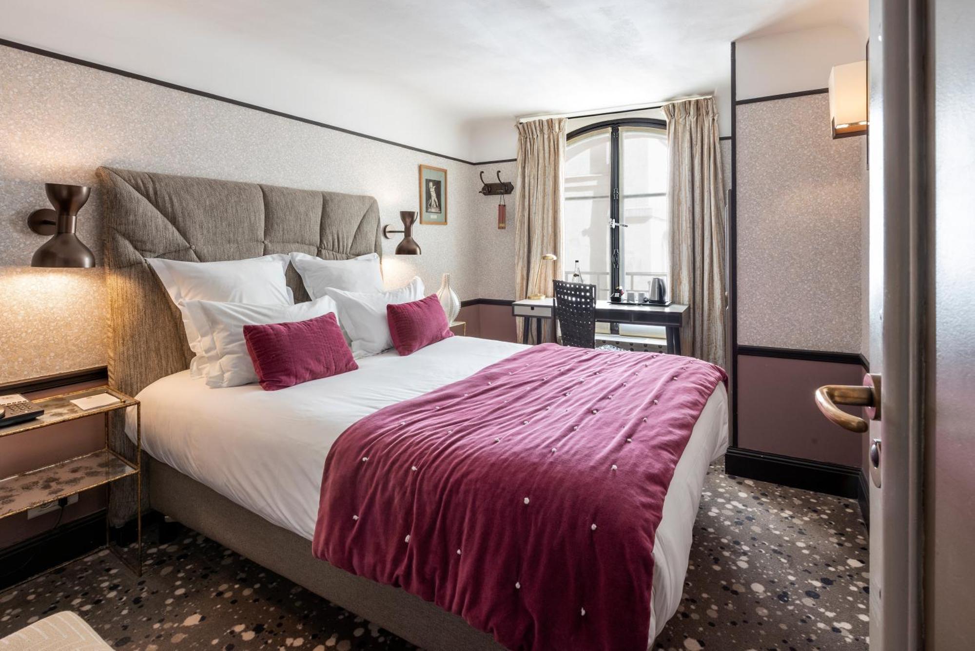 Therese Hotel