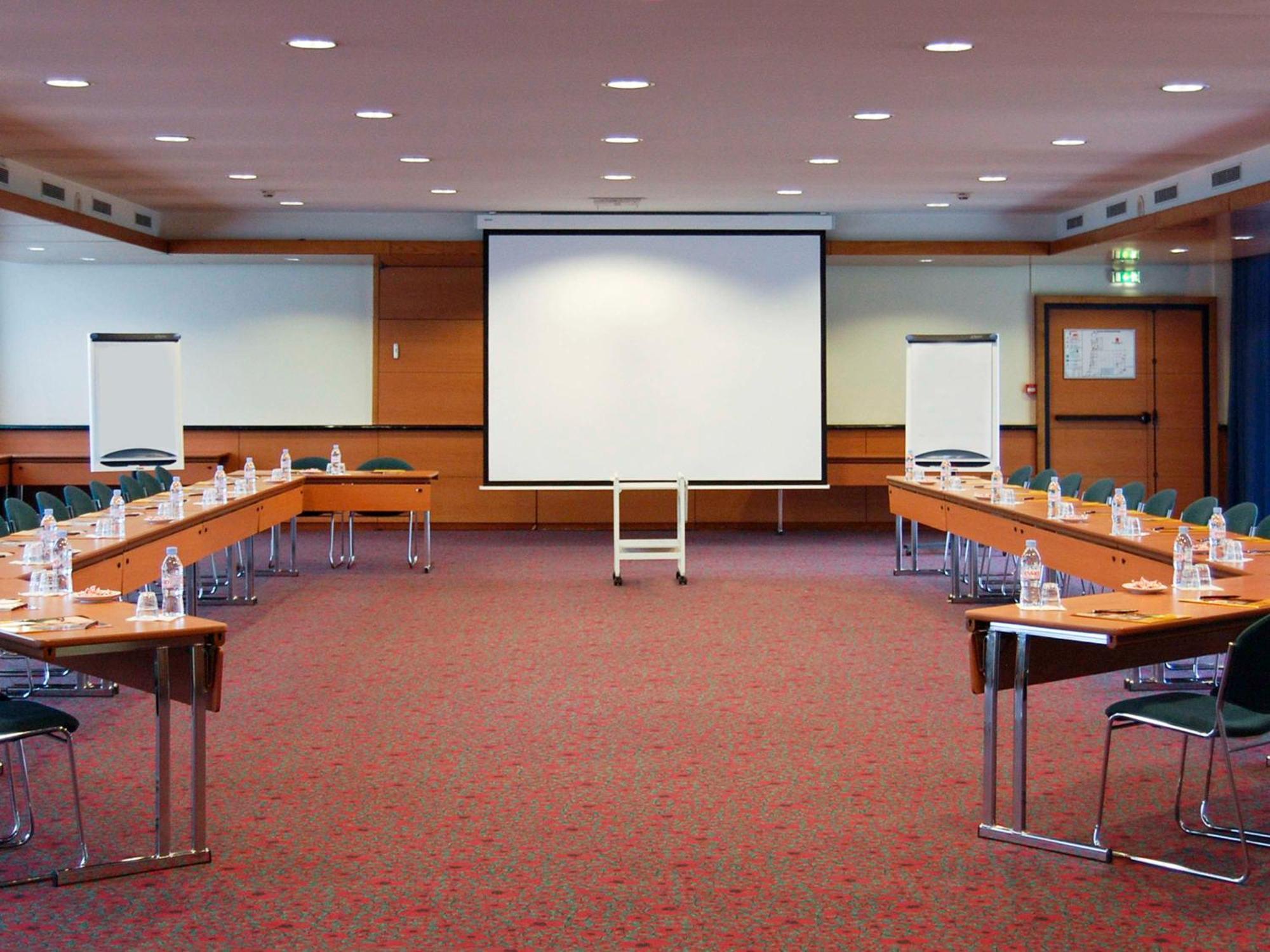 Ibis 17 Clichy-batignolles Hotel 3*